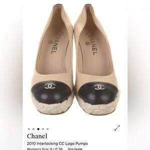 • Chanel Leather Pumps
• From the Cruise 2010 Collection by Karl Lagerfeld